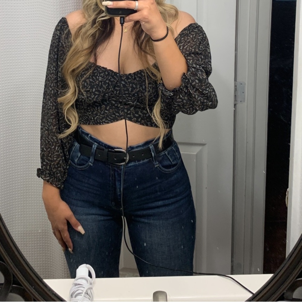 Cropped off shoulder blouse